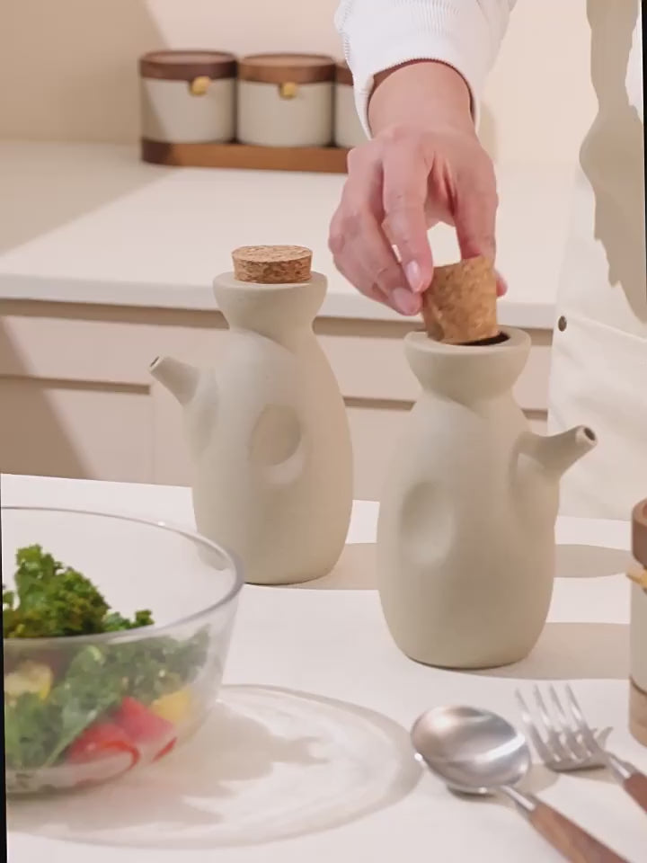 Ceramic Seasoning Jar Retro Japanese Style Home Kitchen Salt Chili Sugar Jar Oil Pot Wooden Lid Spice Kitchen Utensils Modern